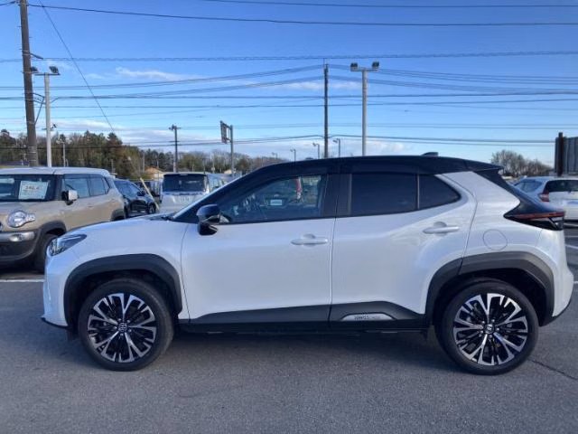 TOYOTA YARIS CROSS