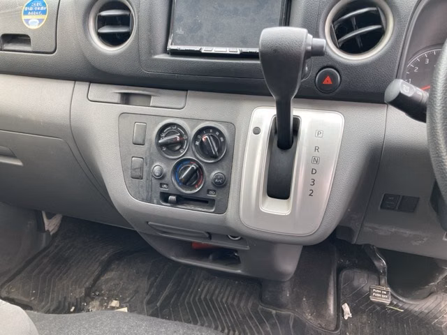 NISSAN NV350 CARAVAN