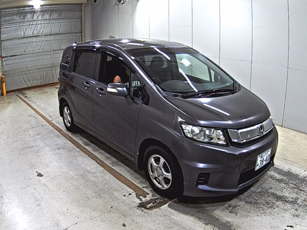 HONDA FREED SPIKE