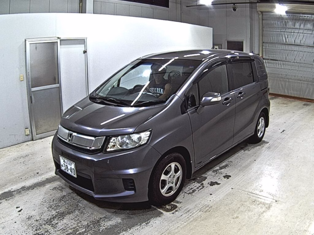 HONDA FREED SPIKE
