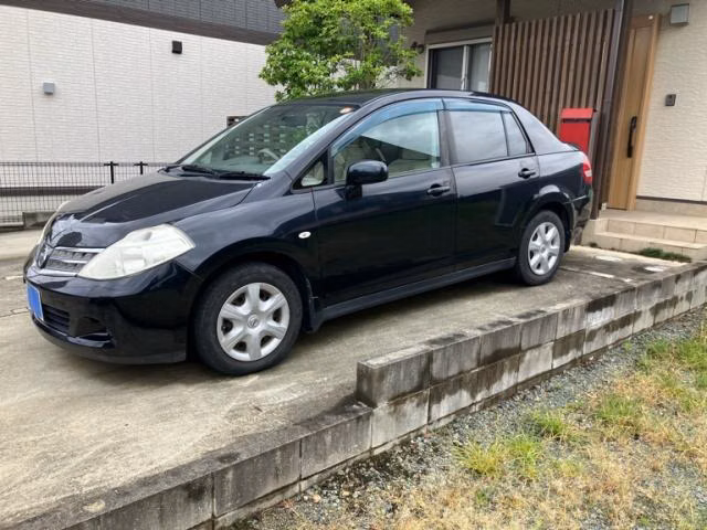 NISSAN TIIDA LATIO