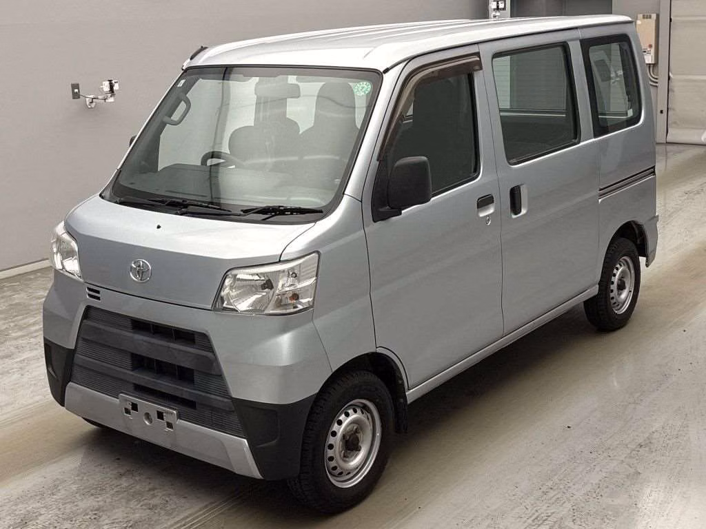 TOYOTA PIXIS VAN