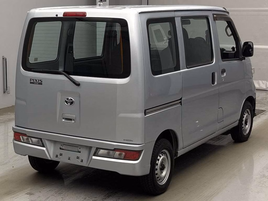 TOYOTA PIXIS VAN