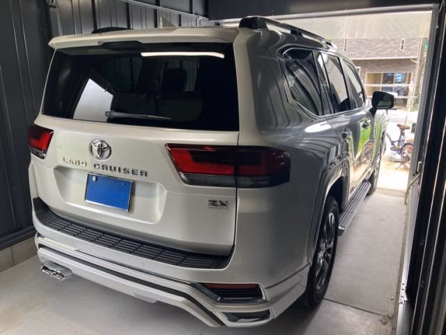 TOYOTA LAND CRUISER