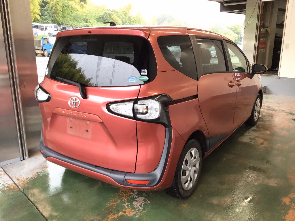 TOYOTA SIENTA