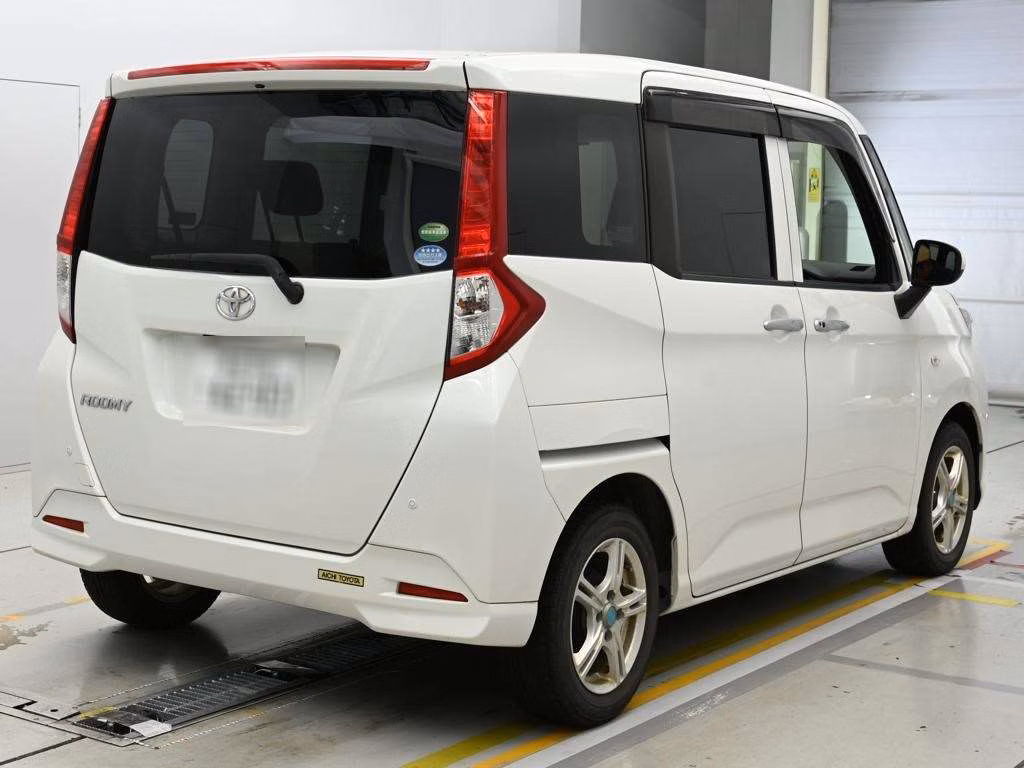 TOYOTA ROOMY