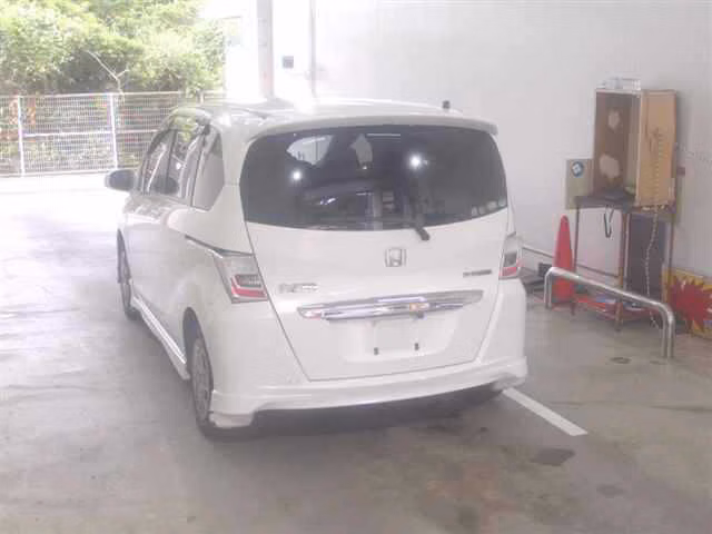HONDA FREED SPIKE