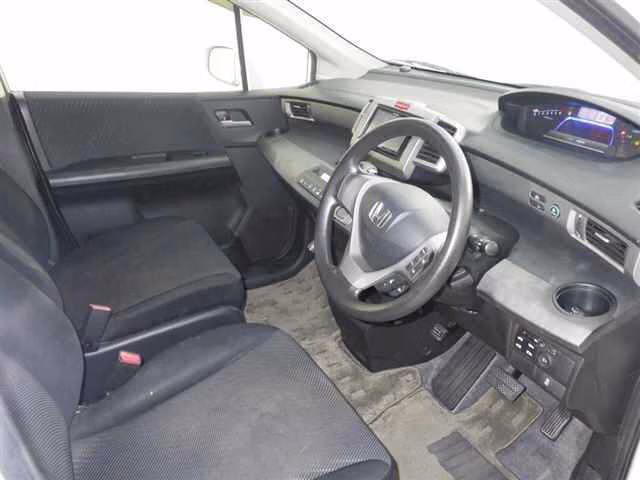 HONDA FREED SPIKE