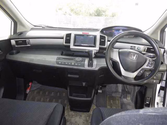 HONDA FREED SPIKE
