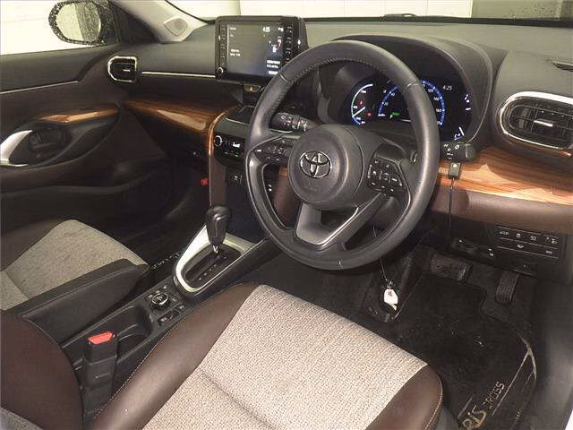 TOYOTA YARIS CROSS