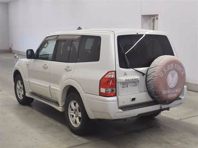MITSUBISHI PAJERO