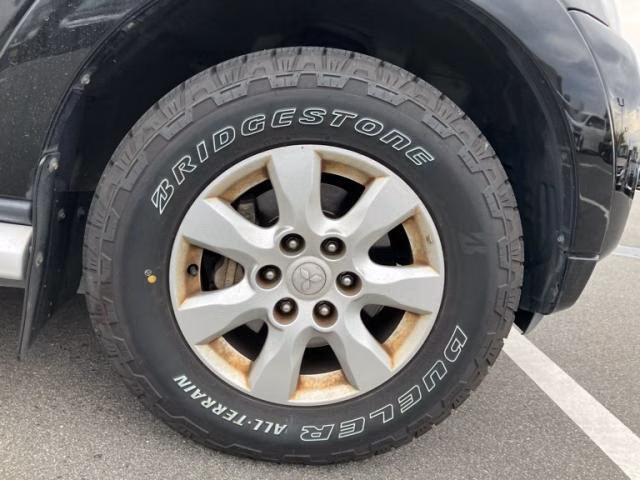 MITSUBISHI PAJERO