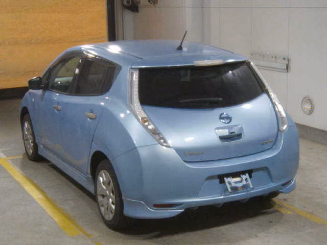NISSAN LEAF