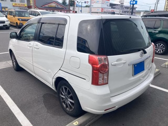 TOYOTA RAUM