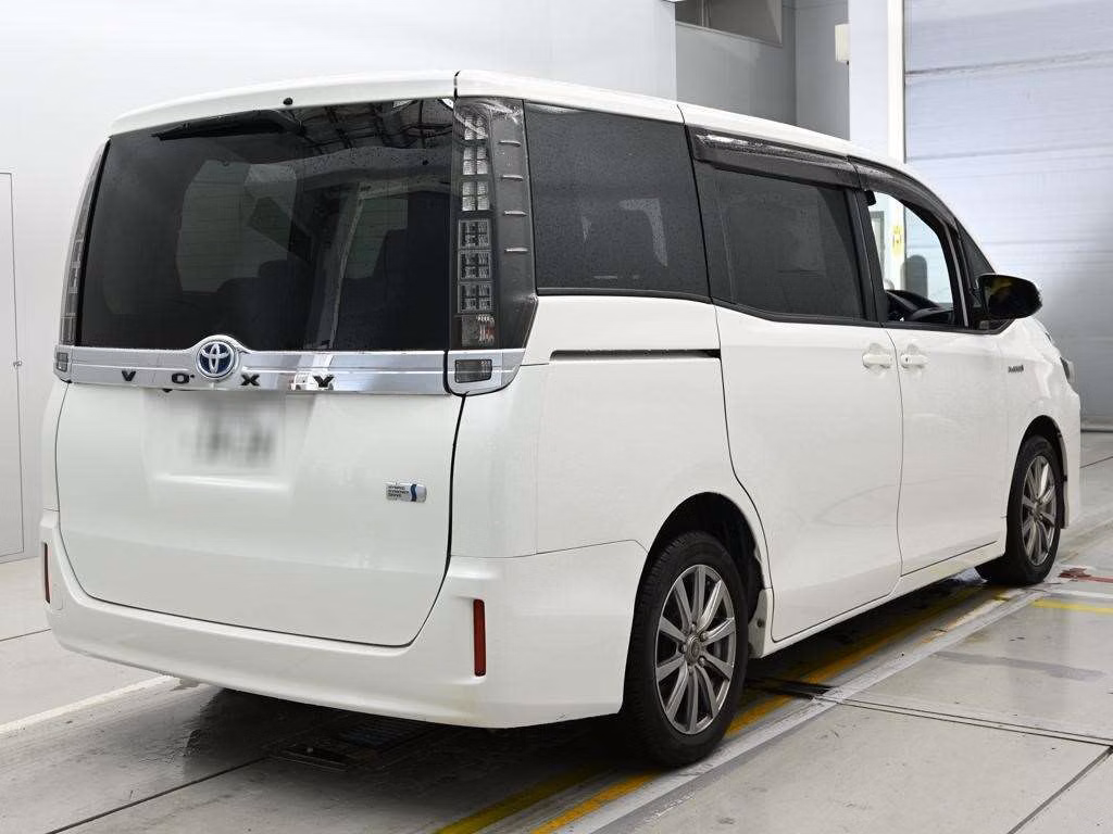 TOYOTA VOXY