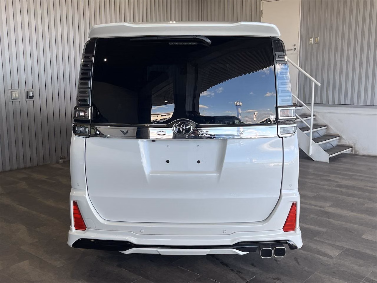 TOYOTA VOXY