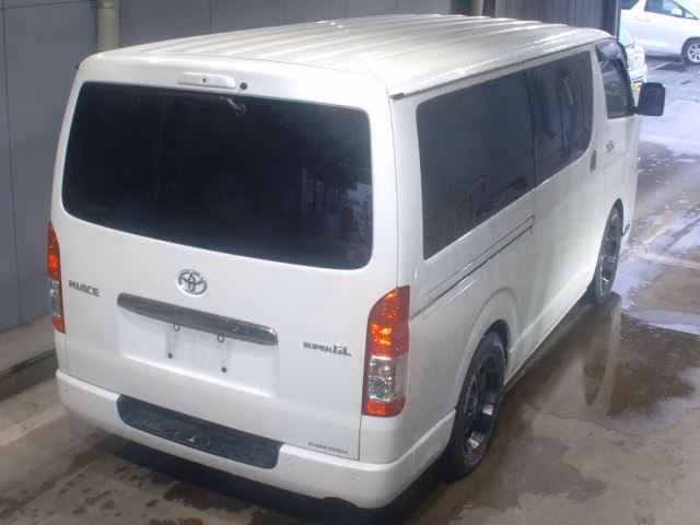 TOYOTA REGIUS ACE