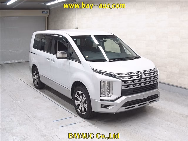 MITSUBISHI DELICA D:5