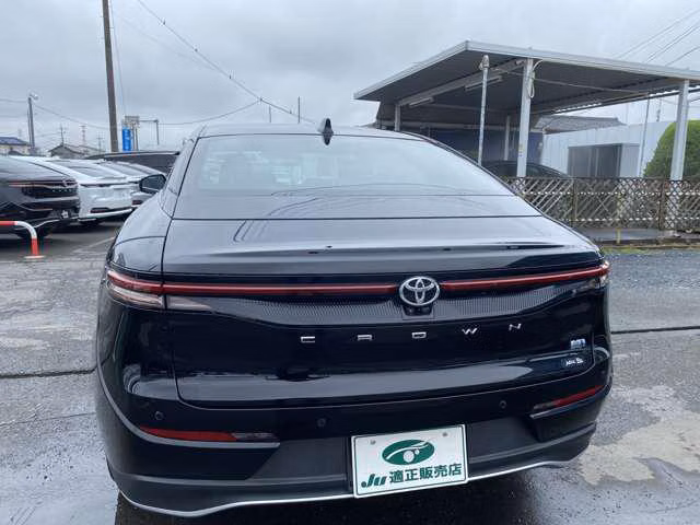 TOYOTA CROWN