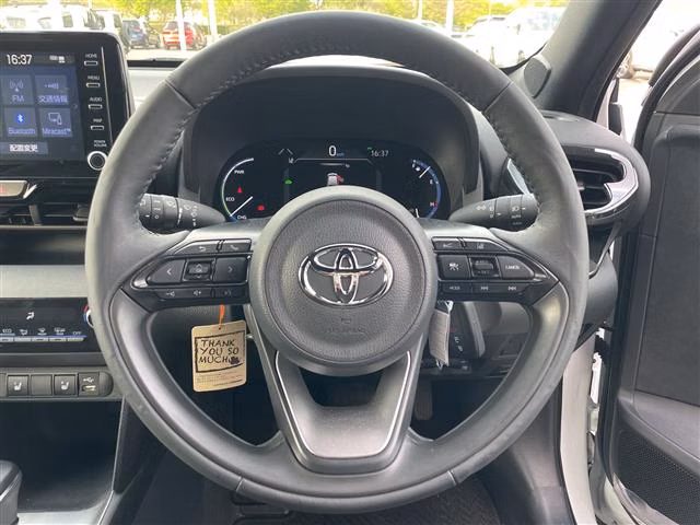 TOYOTA YARIS CROSS