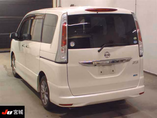 NISSAN SERENA