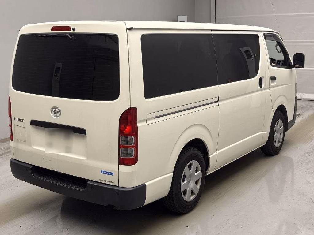 TOYOTA REGIUS ACE