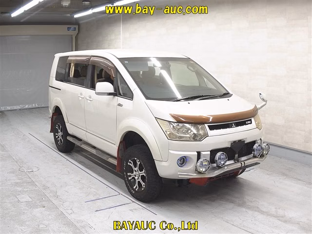 MITSUBISHI DELICA D:5