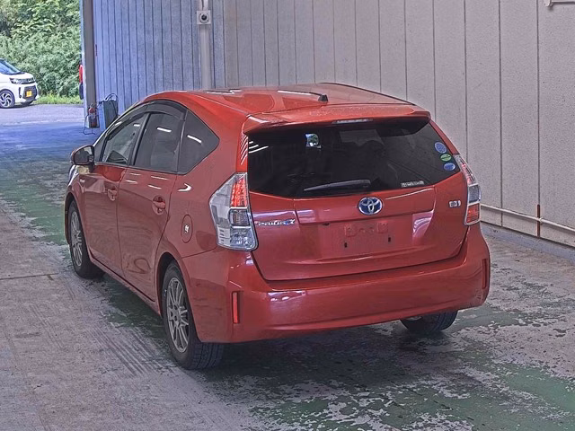 TOYOTA PRIUS ALPHA