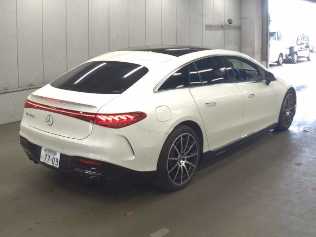 MERCEDES-BENZ EQS
