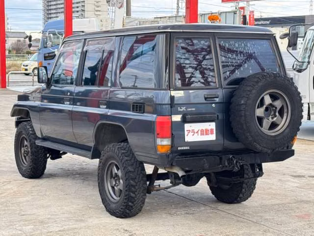 TOYOTA LAND CRUISER