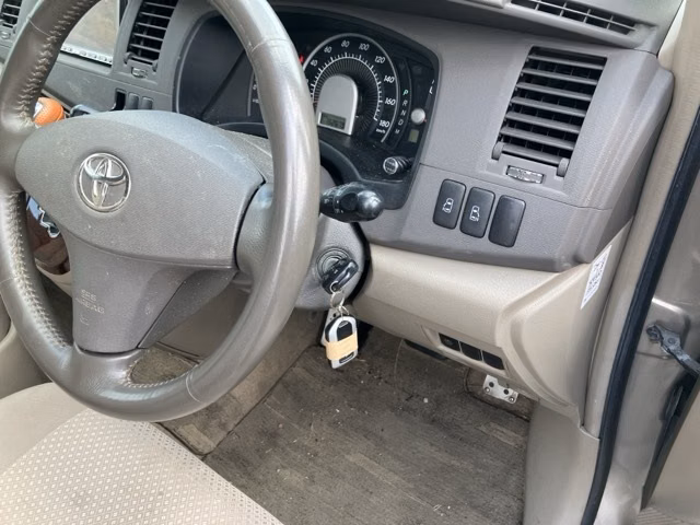 TOYOTA ISIS