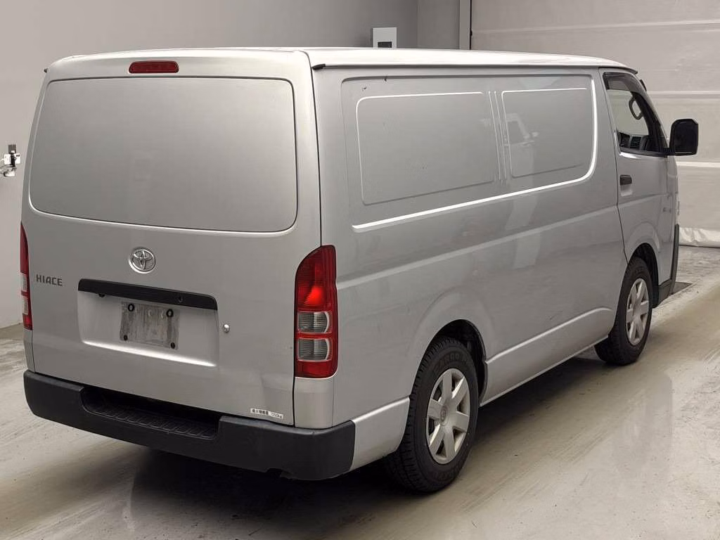 TOYOTA REGIUS ACE