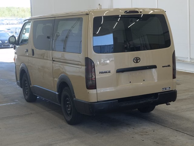 TOYOTA REGIUS ACE
