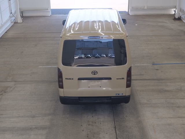 TOYOTA REGIUS ACE