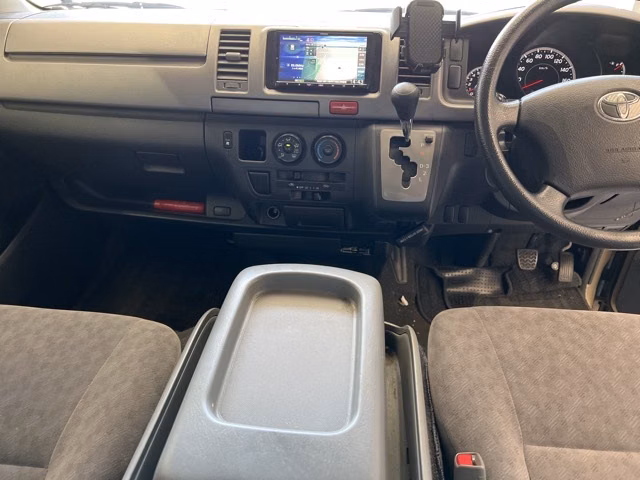 TOYOTA REGIUS ACE