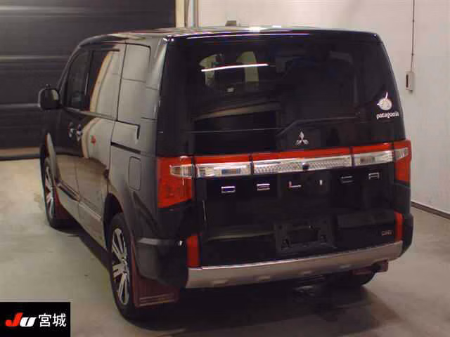MITSUBISHI DELICA D:5