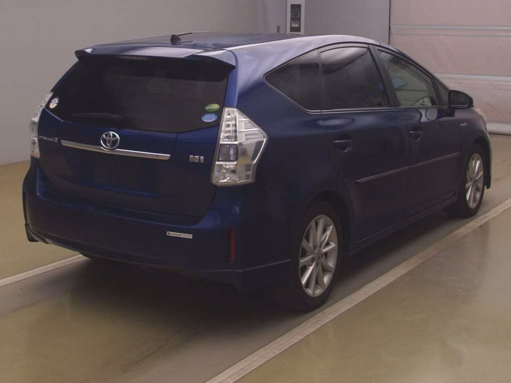 TOYOTA PRIUS ALPHA
