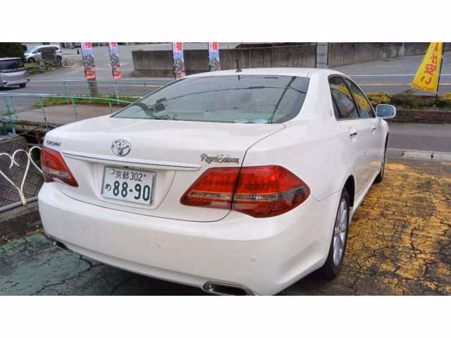 TOYOTA CROWN