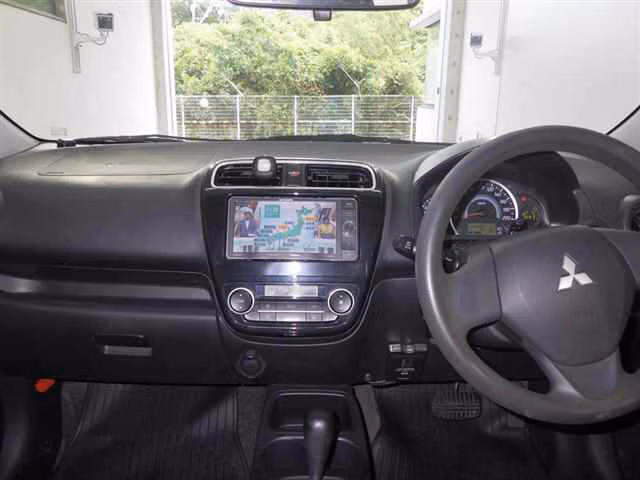 MITSUBISHI MIRAGE