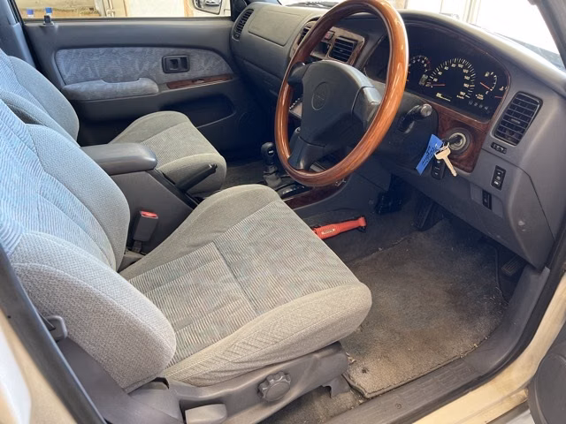 TOYOTA HILUX SURF