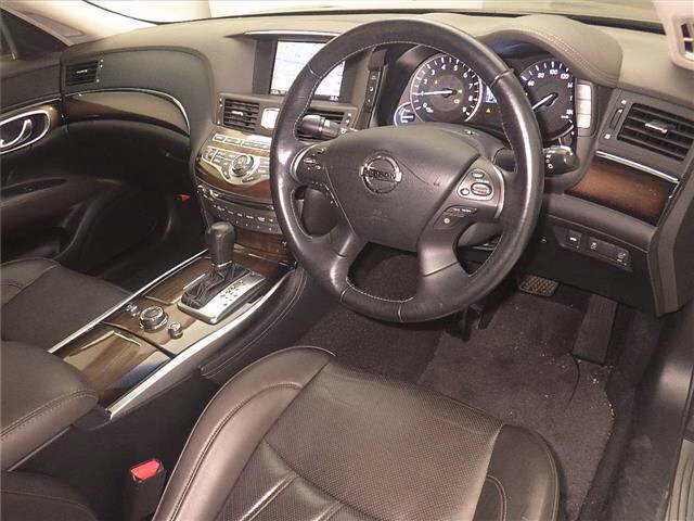 NISSAN FUGA
