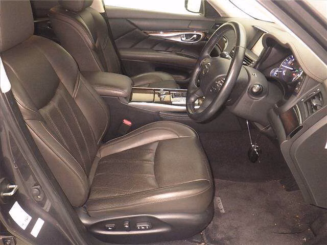 NISSAN FUGA