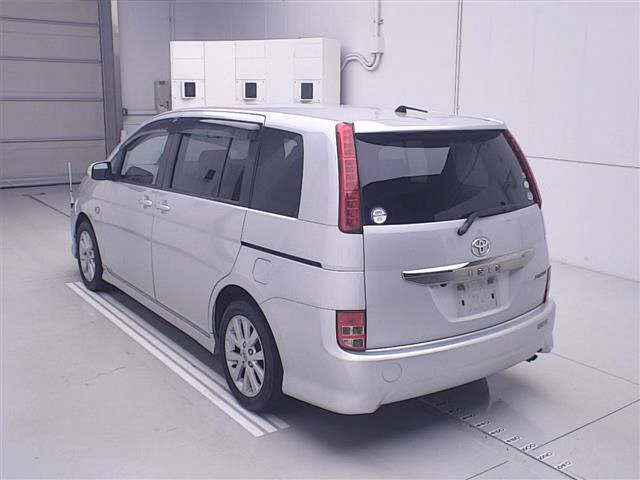 TOYOTA ISIS