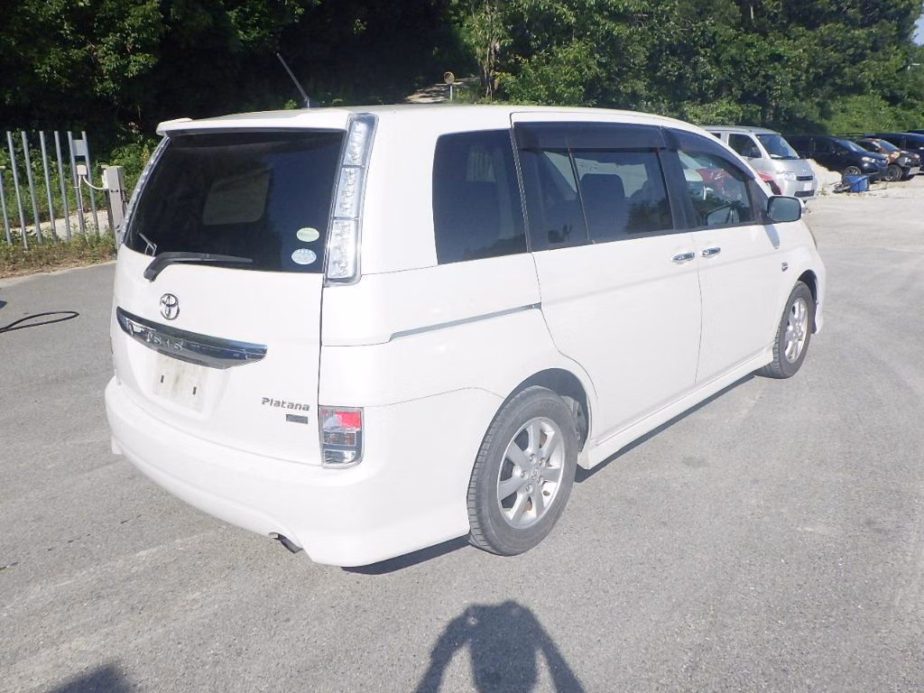 TOYOTA ISIS