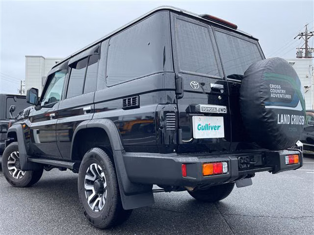 TOYOTA LAND CRUISER