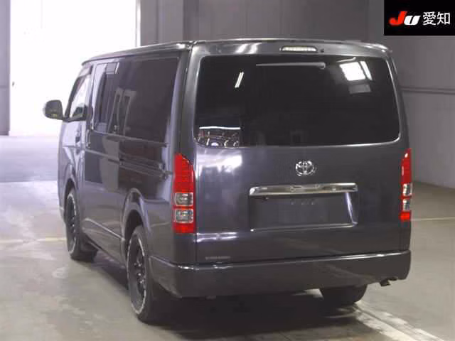TOYOTA REGIUS ACE
