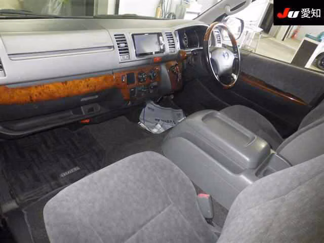 TOYOTA REGIUS ACE
