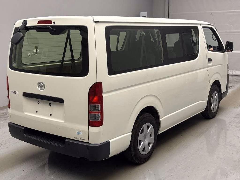 TOYOTA REGIUS ACE