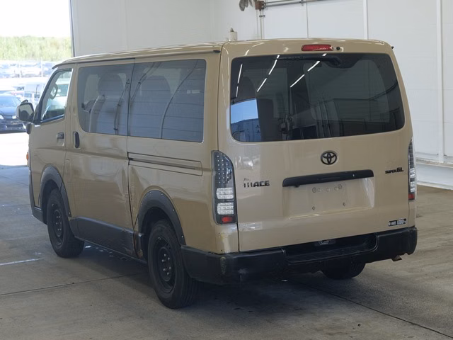 TOYOTA REGIUS ACE