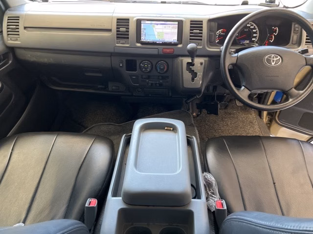 TOYOTA REGIUS ACE